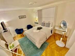 Paris Montmartre, Studio tres bien localisé